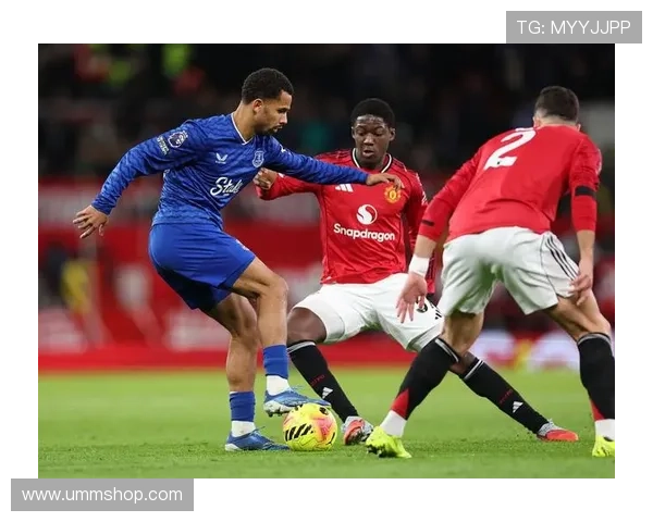 曼联进攻组织混乱问题持续显现,对球队赛季稳定性形成制约